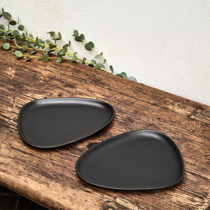 Curve Stoneware Plates by Lind DNA