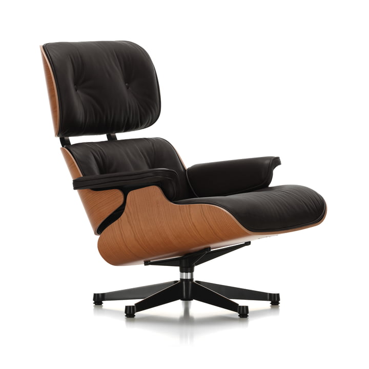 Vitra - Lounge Chair, polished / black sides, americ. cherrywood, Premium nero leather, felt glides (classic size)