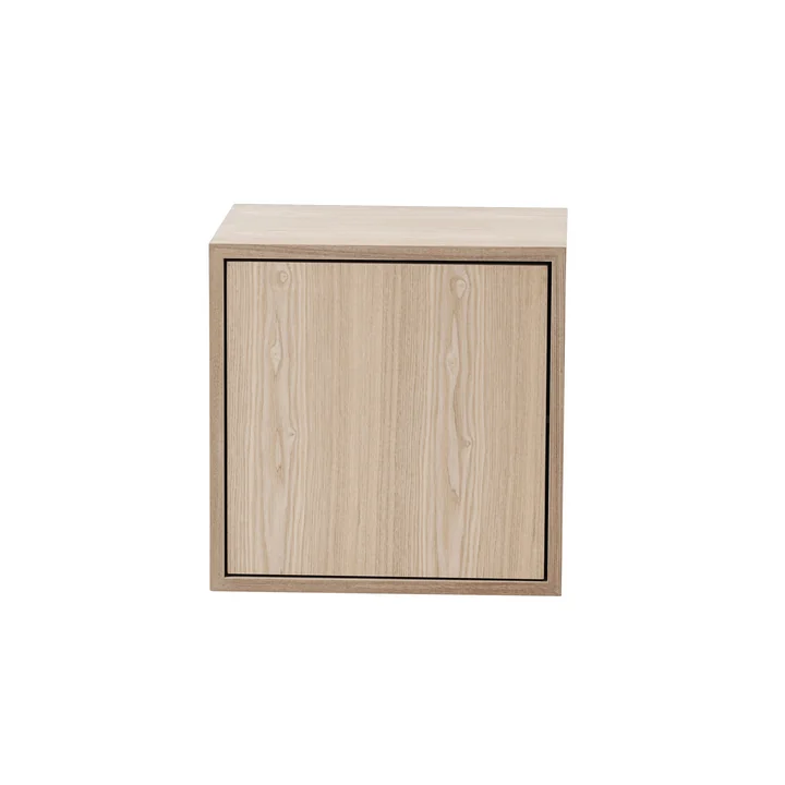 Muuto - Stacked Shelving module 2. 0 with door, medium / oak