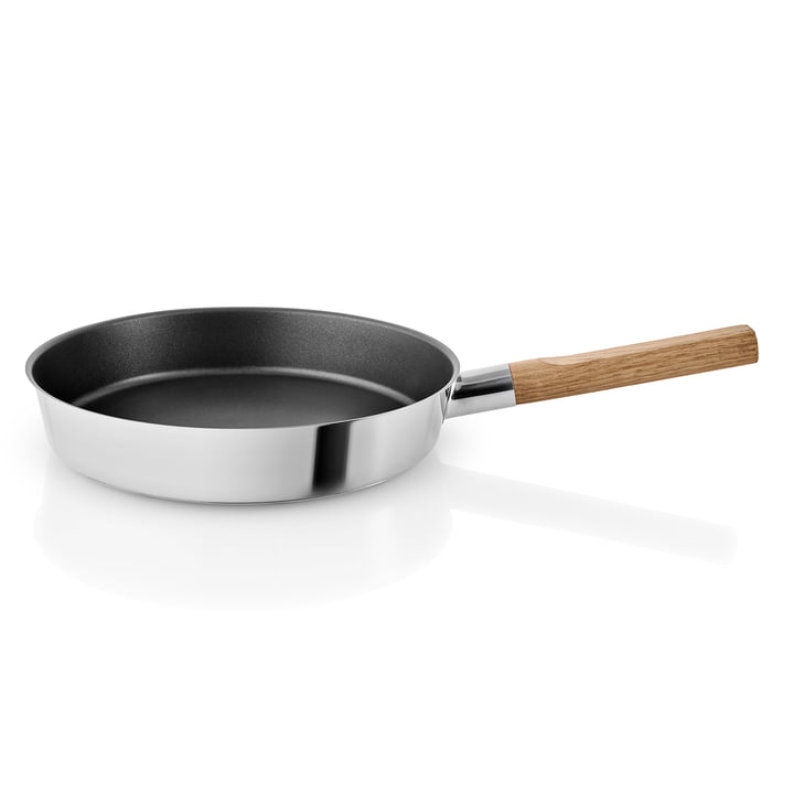 Nordic Kitchen frying pan Ø 28 cm from Eva Solo in stainless steel / oak