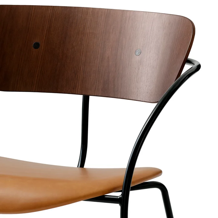 Pavilion Loungechair from & tradition in detail