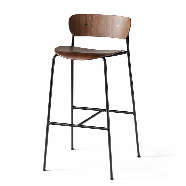 Pavilion Bar stool AV9 from & tradition - H 95 cm, black / walnut varnished