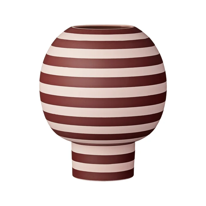 Varia Sculptural Vase, Ø 18 x H 21 cm in rose / bordeaux from AYTM