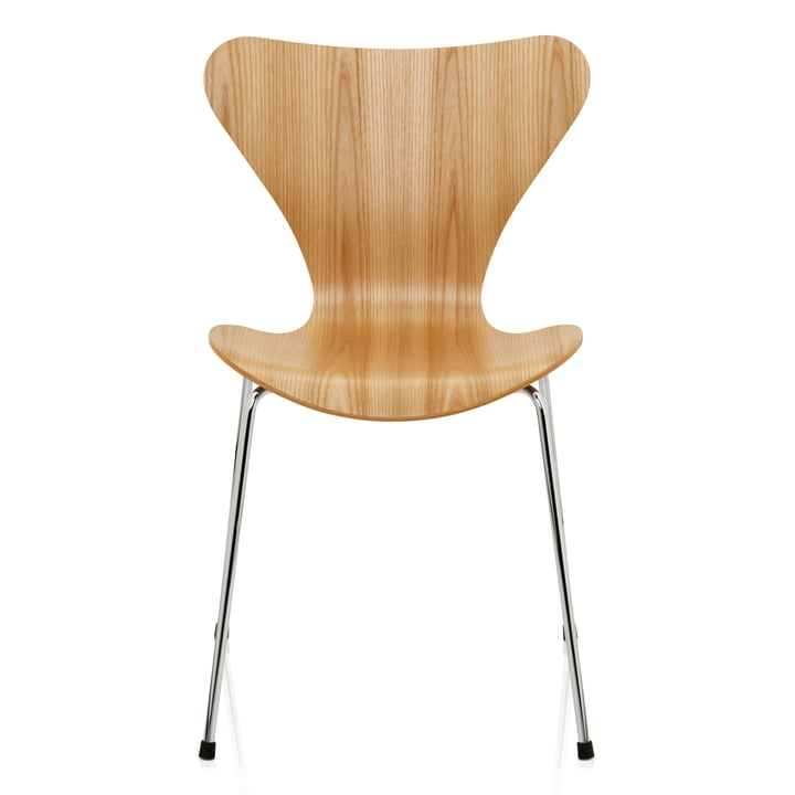 Serie 7 Chair (46.5 cm) from Fritz Hansen in natural elm / chrome-plated