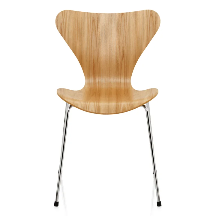 Serie 7 Chair (46.5 cm) from Fritz Hansen in natural elm / chrome-plated