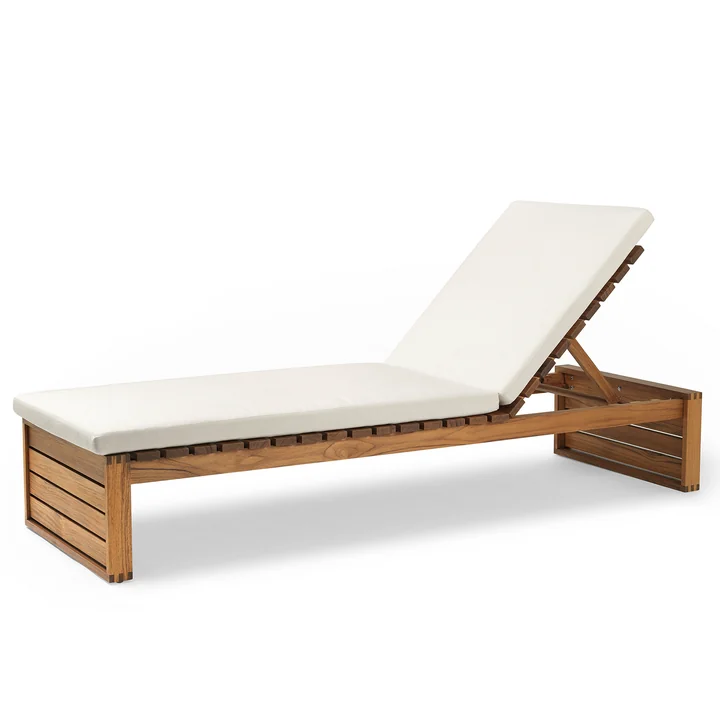 BK14 Sun lounger in teak oiled from Carl Hansen with support