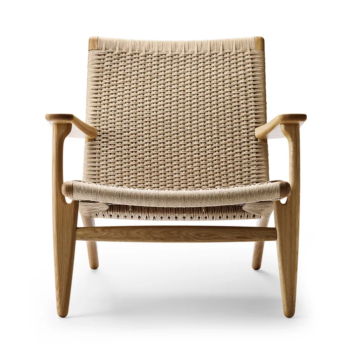 CH25 Armchair from Carl Hansen in oiled oak / nature