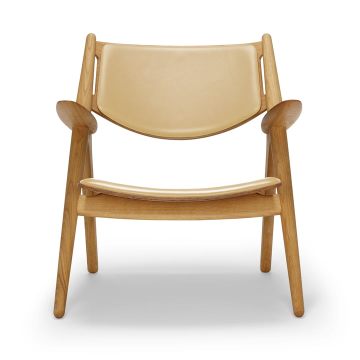 CH28P Lounge chair by Carl Hansen in oiled oak / beige leather (Sif 90)