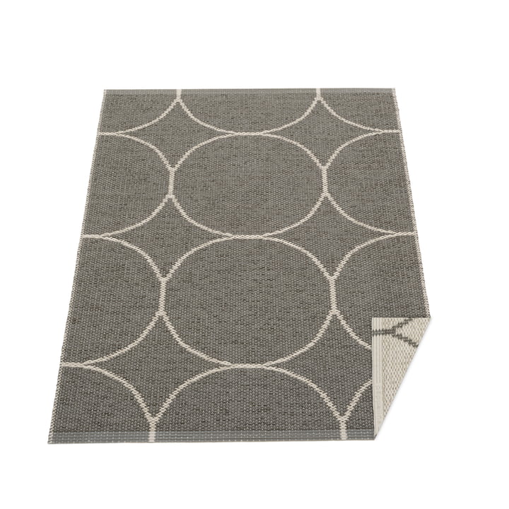 Boo reversible carpet, 70 x 100 cm in charcoal / linen by Pappelina 