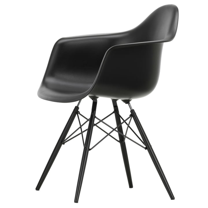 Eames Plastic Armchair DAW by Vitra in maple black / deep black
