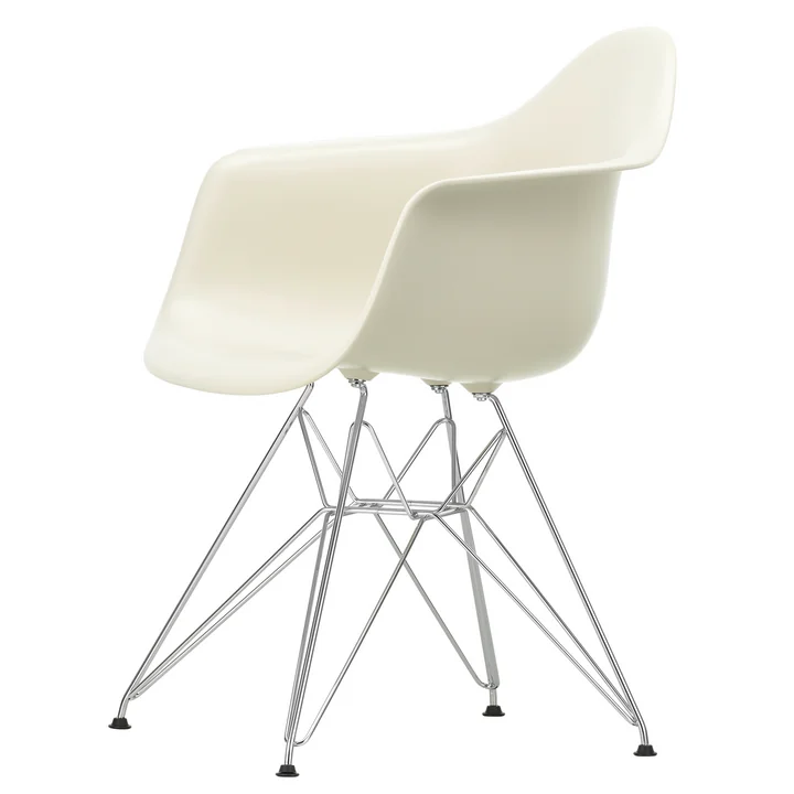 Eames Plastic Armchair DAR from Vitra in chrome-plated / pebble