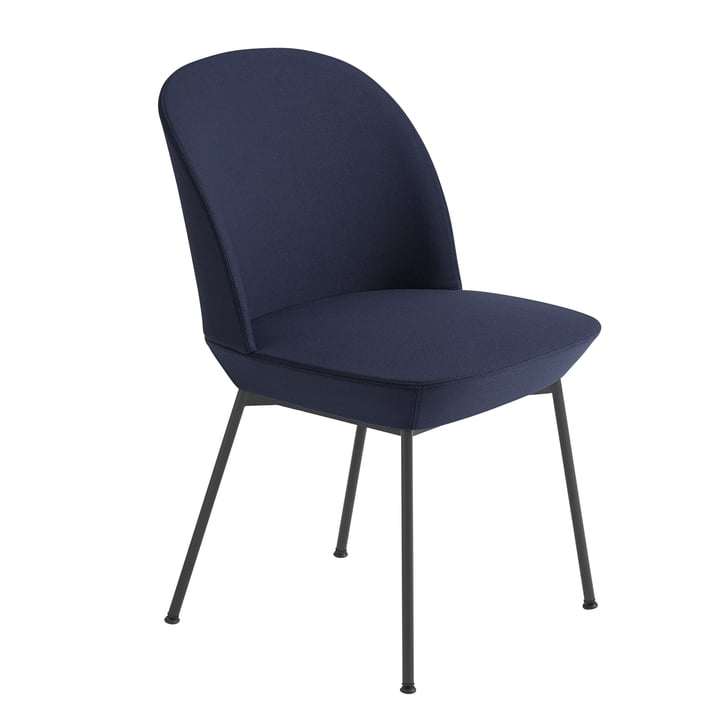 Oslo Side Chair in anthracite black / dark blue (Steelcut 775) by Muuto