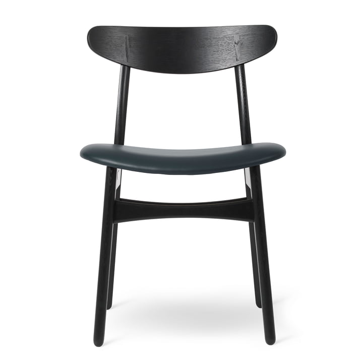 CH30P Chair in oak black lacquered / leather Thor black of Carl Hansen