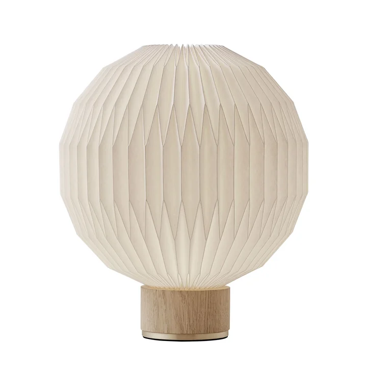 375 Table lamp medium from Le Klint in oak / white