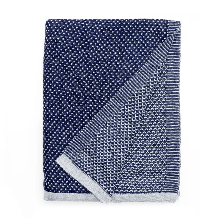 Raindrops blanket 130 x 180 cm from Elvang in royal blue