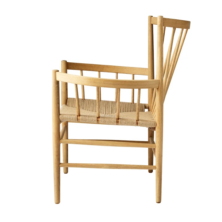 J82 Lounge chair, oak matt lacquered / natural weave by FDB Møbler