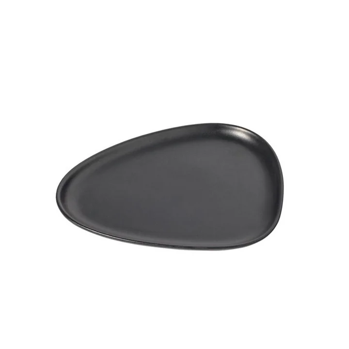 Curve Stoneware Lunch Plate 22 x 19 cm from Lind DNA in black