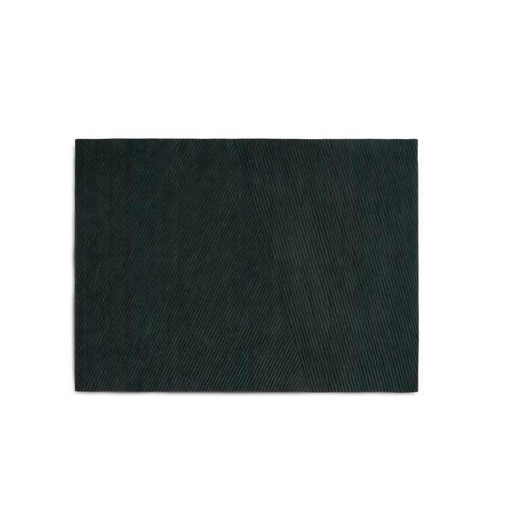 Row rug, medium / dark green from Northern