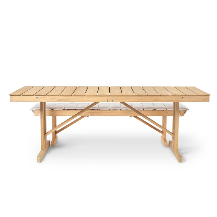 BM1771 Table and BM1871 bench from Carl Hansen
