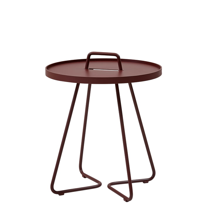 On-the-move Side table Ø 44 x H 52 cm from Cane-line in bordeaux