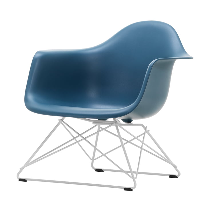 Eames Plastic Armchair LAR from Vitra in white / sea blue (basic dark felt glides)