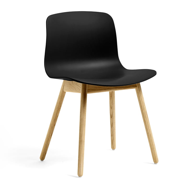 About A Chair AAC 12 ECO from Hay in oak / black