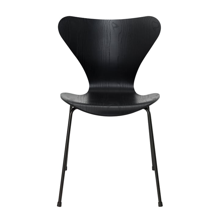 Series 7 chair from Fritz Hansen in black coloured ash / black frame