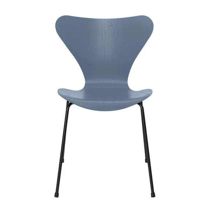 Series 7 chair from Fritz Hansen in dusk blue stained ash / black frame