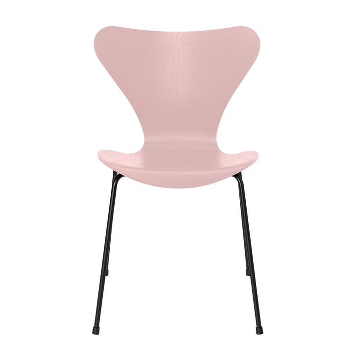 Series 7 chair from Fritz Hansen in ash pale rose coloured / black