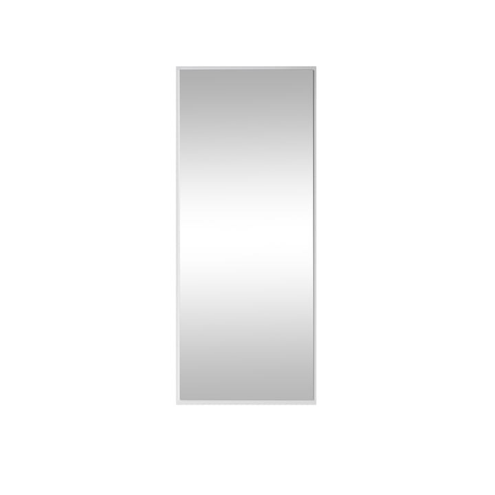 The large wall mirror from Nichba Design in white