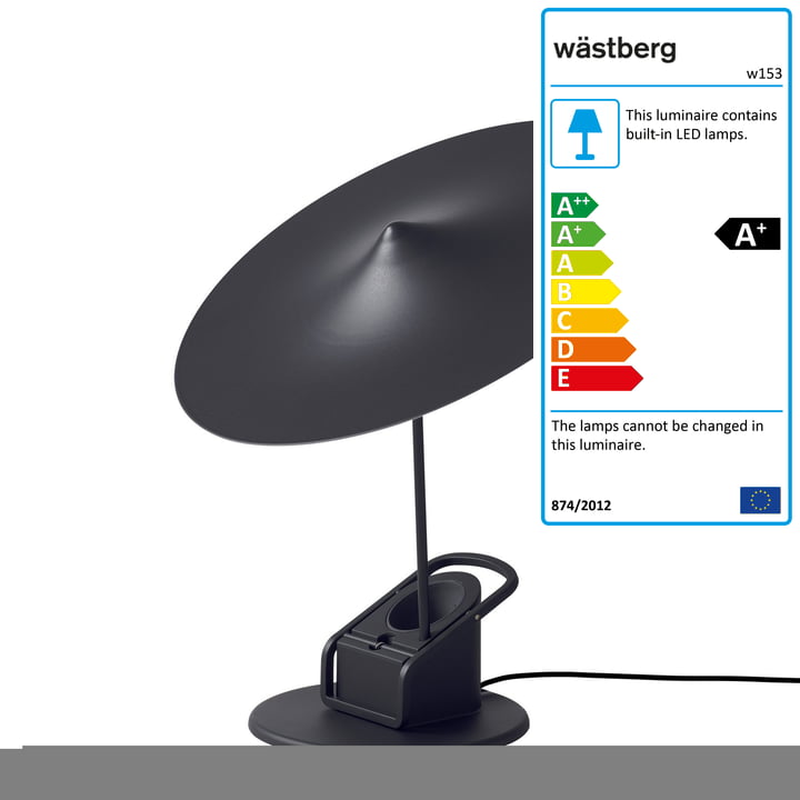 The w153 île LED table lamp from Wästberg in deep black