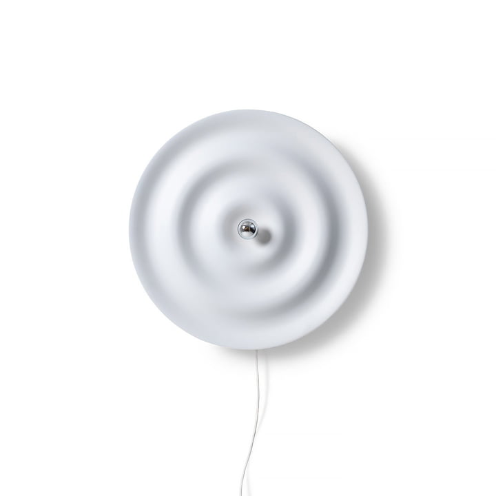 The w171 Alma Wall lamp with plug from Wästberg in signal white