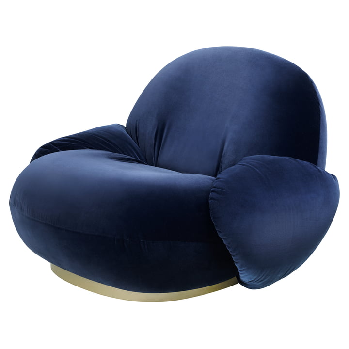 Pacha Lounge Chair with armrests, pearl gold / velvet blue by Gubi