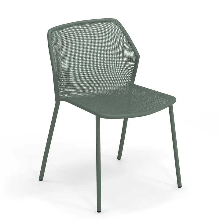 The Darwin garden chair from Emu in dark green