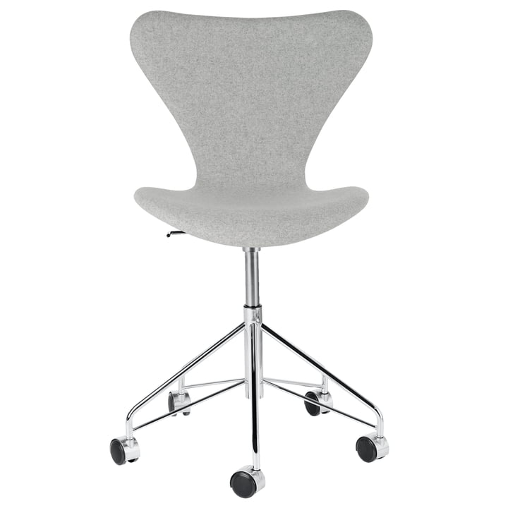 Series 7 office chair from Fritz Hansen in chrome / Divina Melange light gray