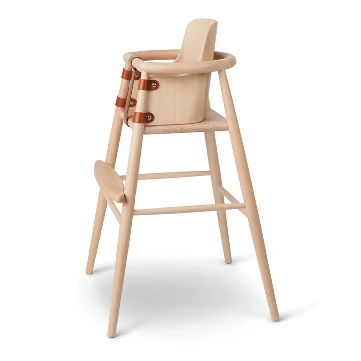 The chair back for the ND54 high chair for children from Carl Hansen grows with your child.