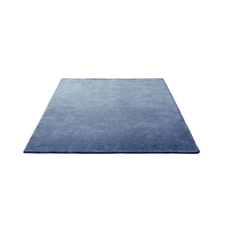 The Moor Rug AP5 170 x 240 cm from & Tradition in Grey Blue Thunder