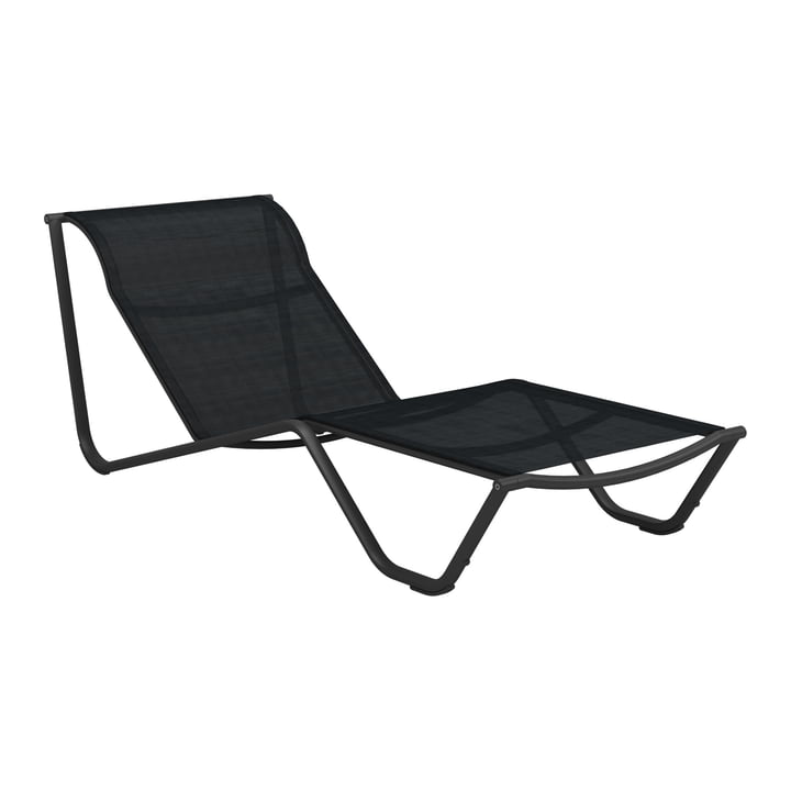 The Helio sun lounger with fixed backrest from Gloster in meteor / charcoal