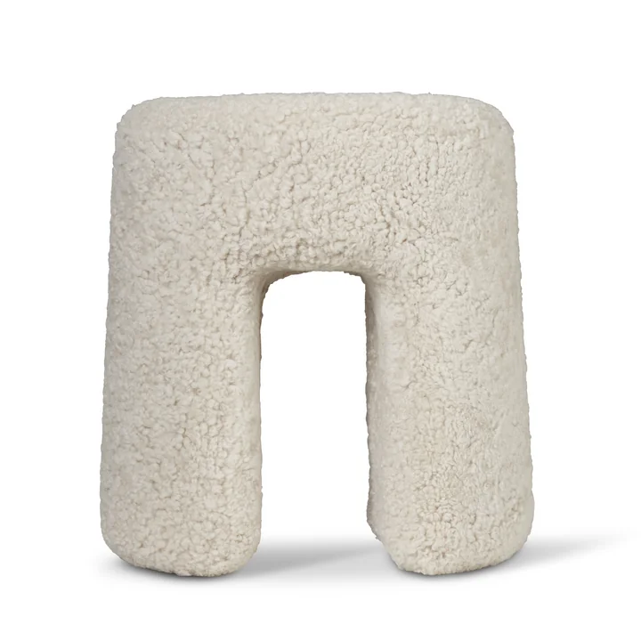 Sequoia Pouf Ø 40 cm from Fredericia in lambskin Moonlight