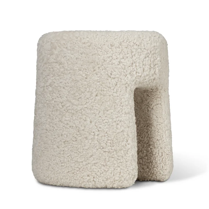 Sequoia Pouf Ø 40 cm from Fredericia in lambskin Moonlight