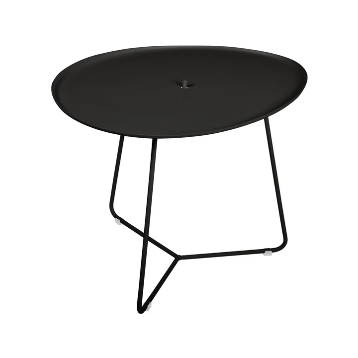 The Cocotte low table from Fermob , H 43.5 cm, laktritze