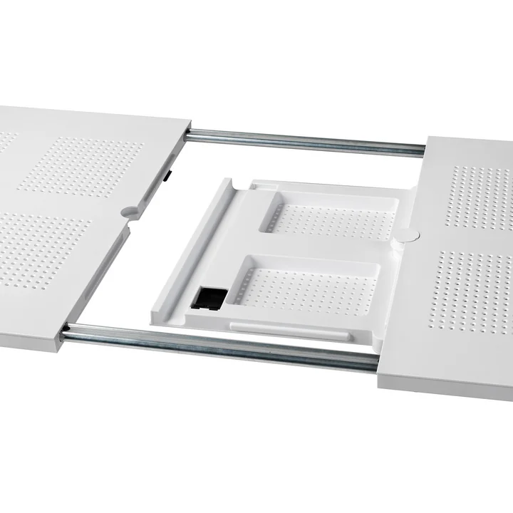 The additional table top of the Levante extending table from Nardi