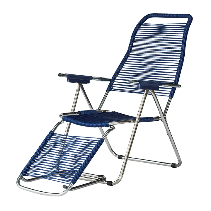 The deck chair Spaghetti by Fiam, frame aluminum / covering blue