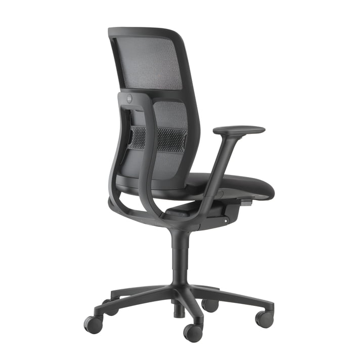 The AT Mesh office swivel chair from Wilkhahn is available in different versions