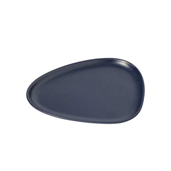 Curve Stoneware Lunch Plate 22 x 19 cm from Lind DNA in navy blue
