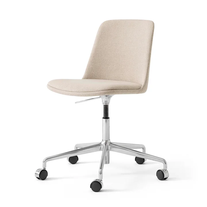 The Rely HW31 swivel chair from & Tradition, sand / silver