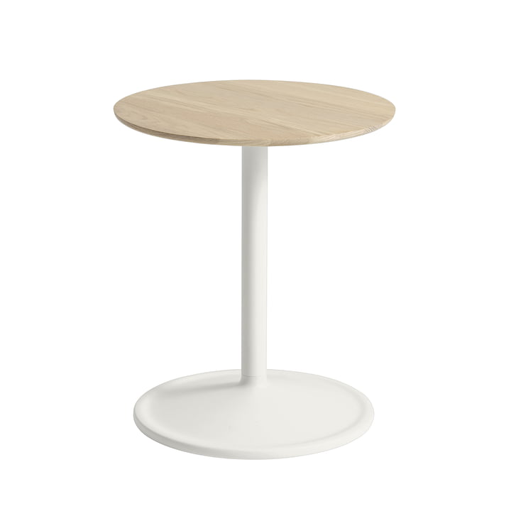 Soft Side table Ø 41 cm, H 48 cm from Muuto in oak / off-white