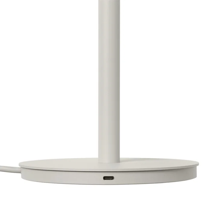 Linear Table lamp from Muuto