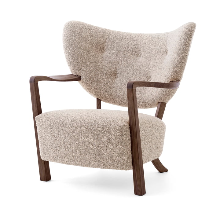 Wulff ATD2 Lounge Chair, walnut oiled / beige ( Karakorum 003 ) from & Tradition