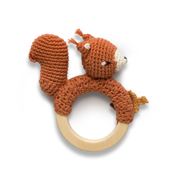 Crochet rattle squirrel from Sebra in brown